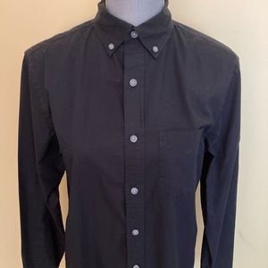 Old navy size small black button up